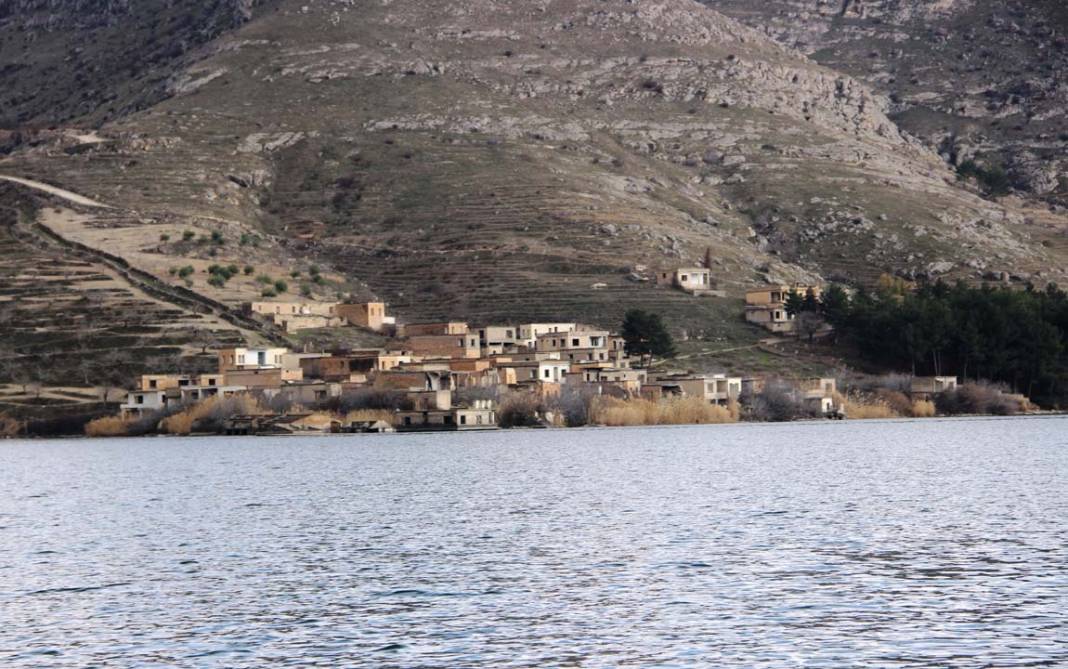 Halfeti’de 2 bin yıllık Çekem mahallesi yeniden su yüzüne çıktı 8